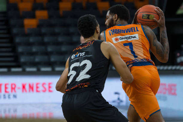 一直表现抢 一直表现抢