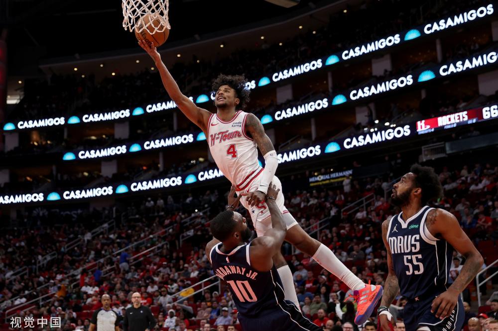 充满悬念的 充满悬念的