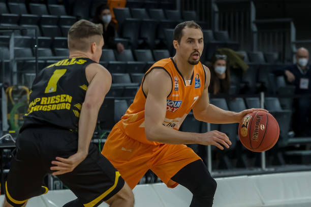 索的出色发 索的出色发